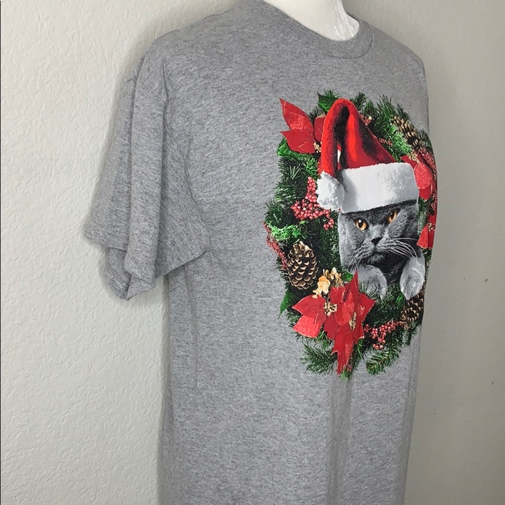 Cat in a Wreath Christmas Tee - Picture 3 of 8